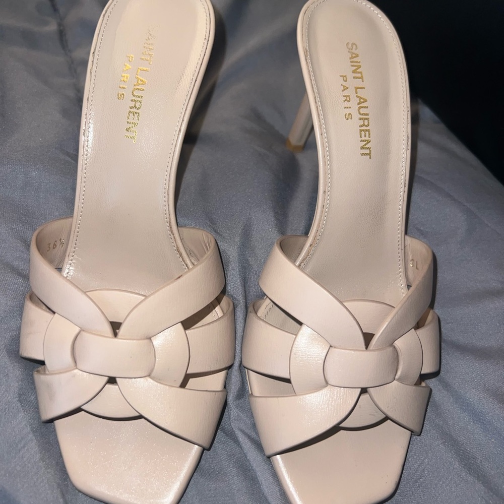Ysl sandals !